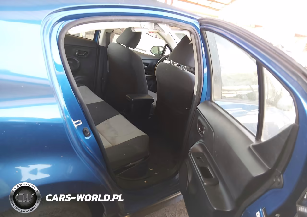 2017 Toyota Prius C Two VIN:JTDKDTB34H1593423 - 8