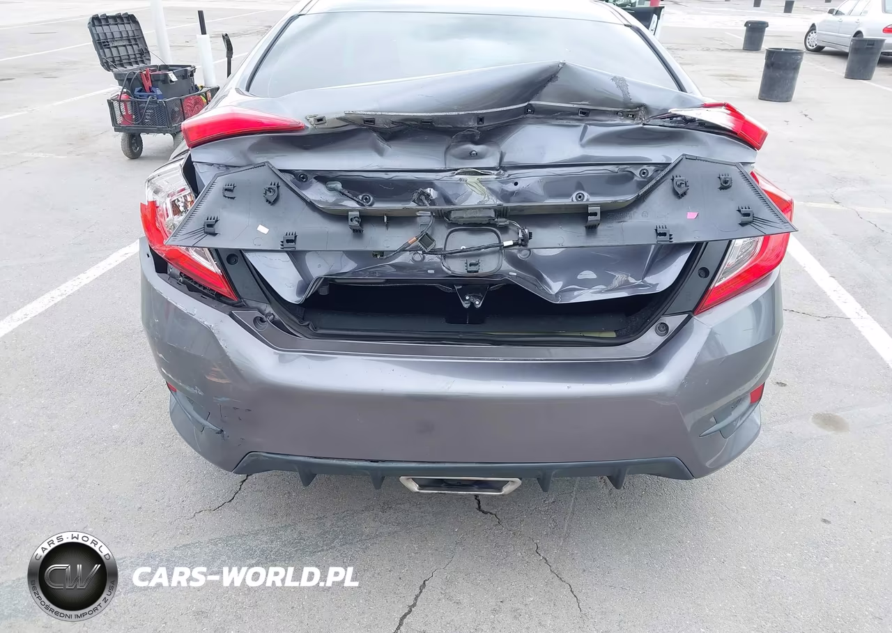 2020 Honda Civic Sport VIN:2HGFC2F86LH597666 - 6