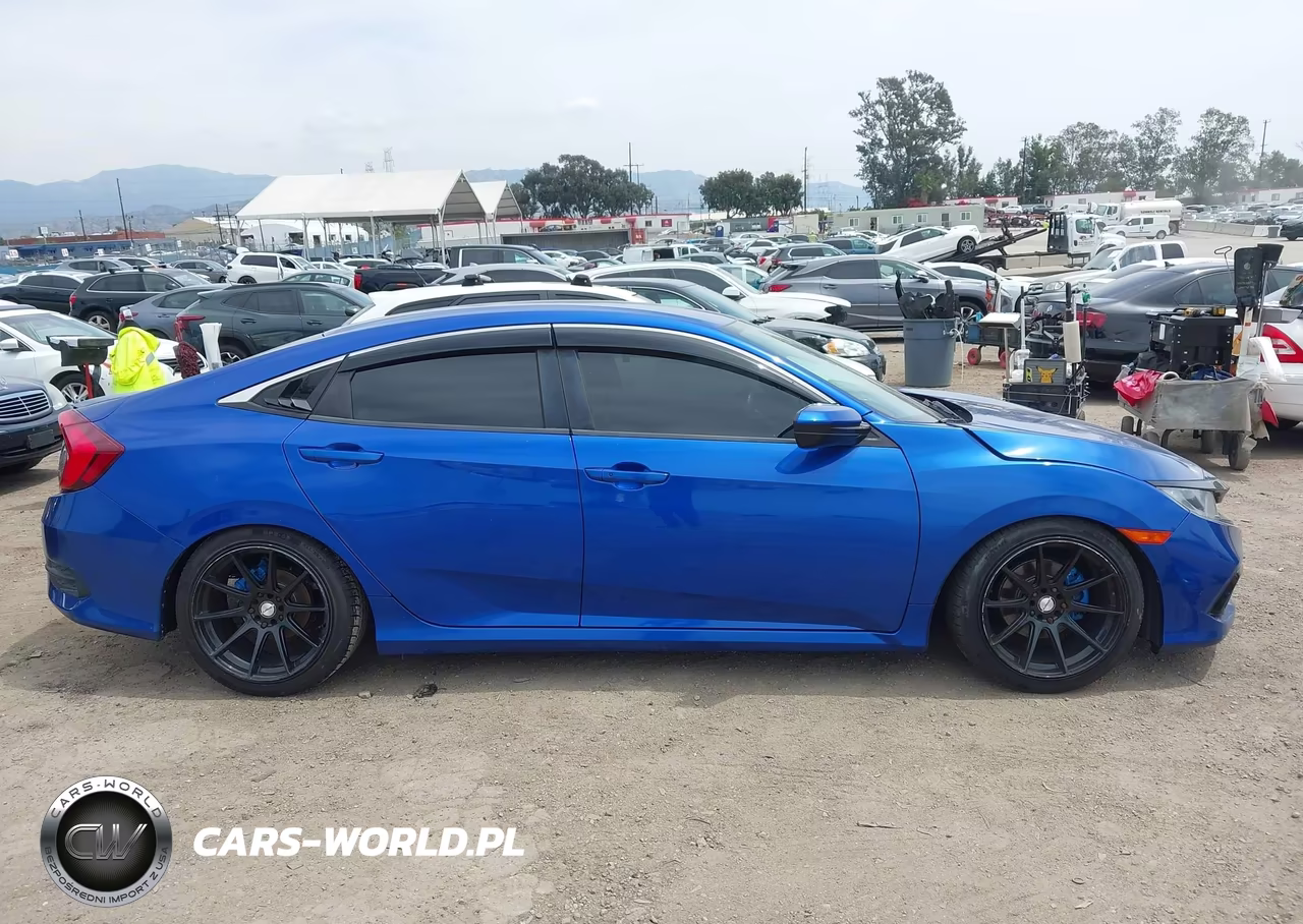2020 Honda Civic Sport VIN:19XFC2F89LE211445 - 12