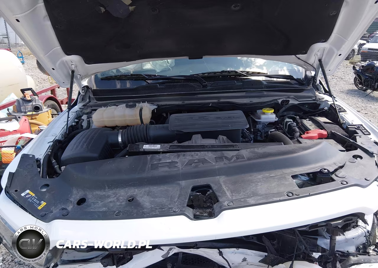 2025 Ram 1500 VIN:1C6RRFBG2SN646258 - 10