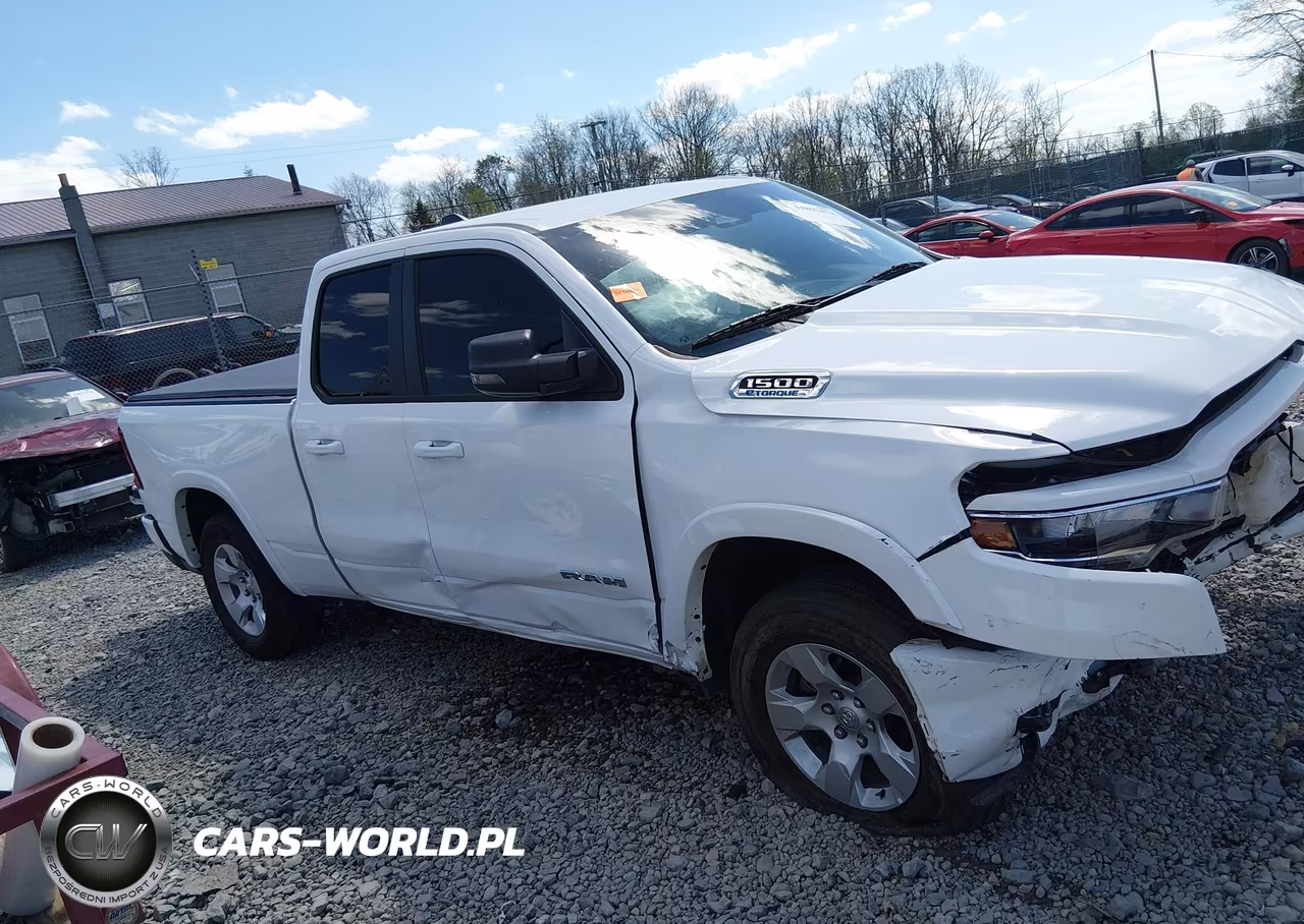 2025 Ram 1500 VIN:1C6RRFBG2SN646258 - 13