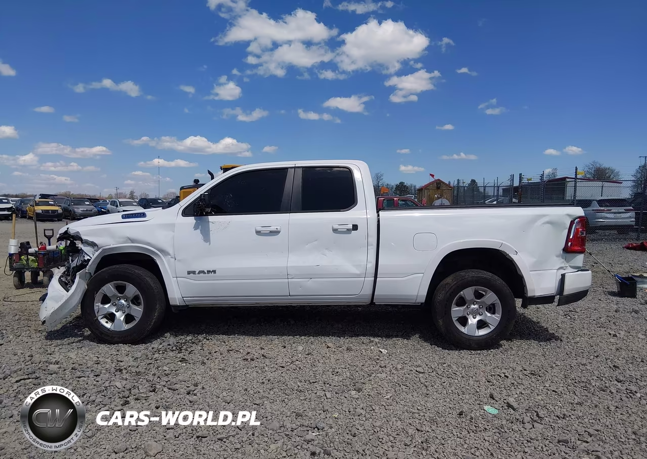 2025 Ram 1500 VIN:1C6RRFBG2SN646258 - 14