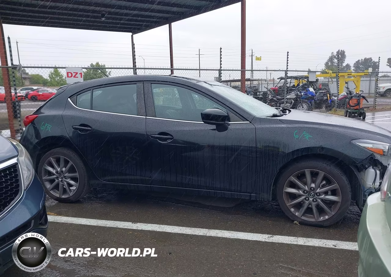 2018 Mazda Mazda3 Touring VIN:JM1BN1L34J1158021 - 13