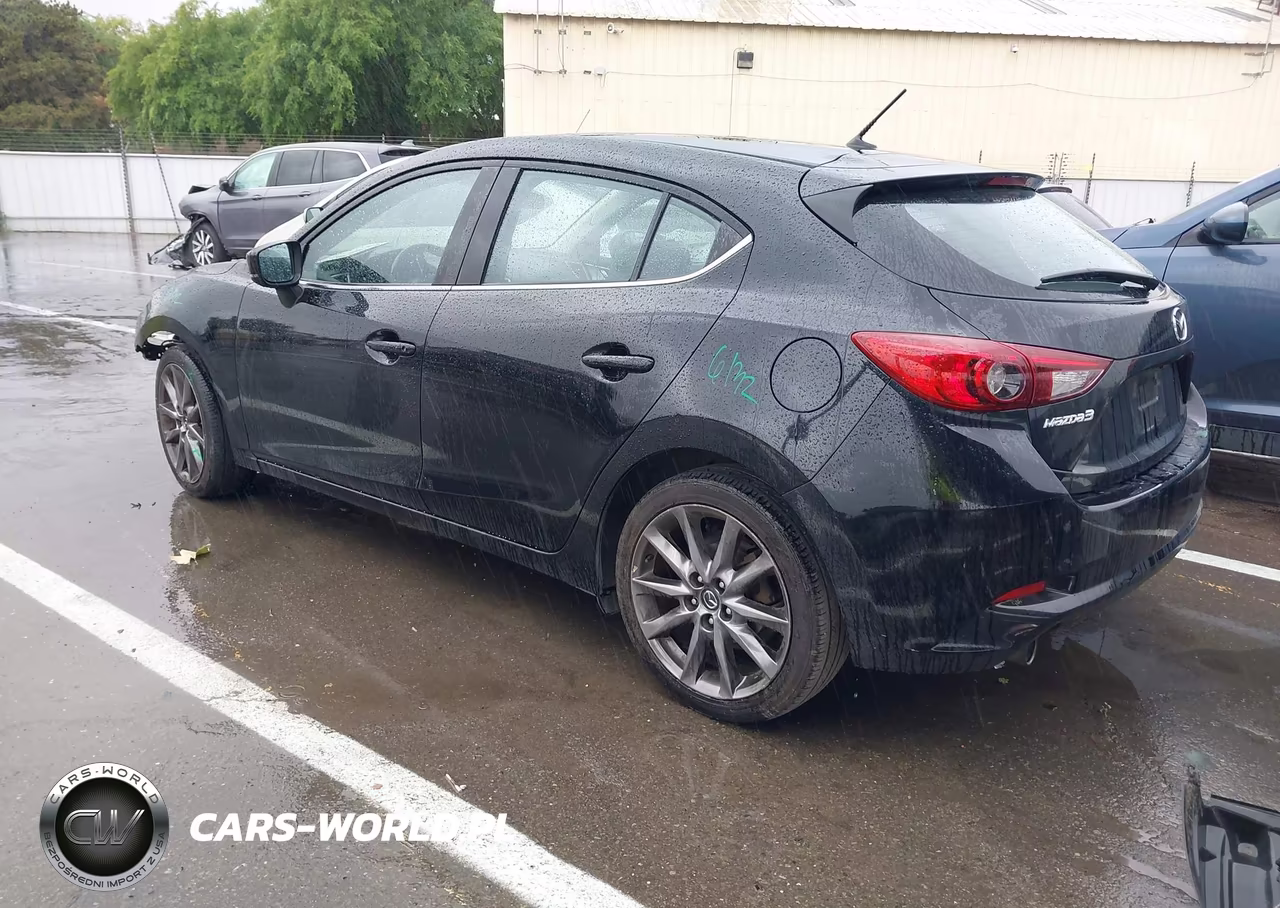 2018 Mazda Mazda3 Touring VIN:JM1BN1L34J1158021 - 3