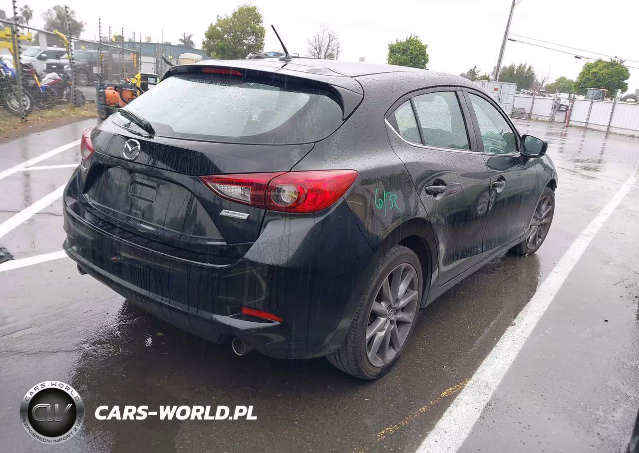 2018 Mazda Mazda3 Touring VIN:JM1BN1L34J1158021 - 4