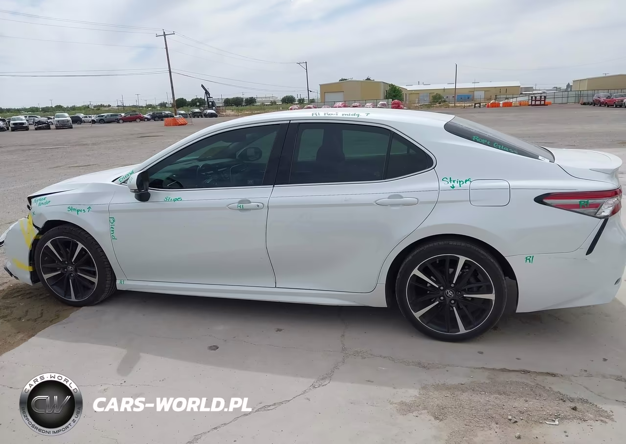 2018 Toyota Camry Xse VIN:4T1B61HK0JU069232 - 15