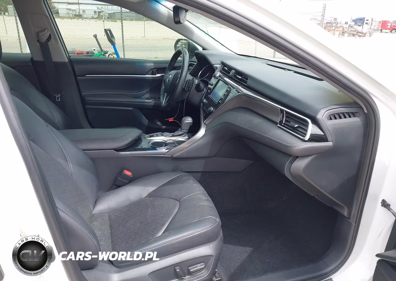 2018 Toyota Camry Xse VIN:4T1B61HK0JU069232 - 5