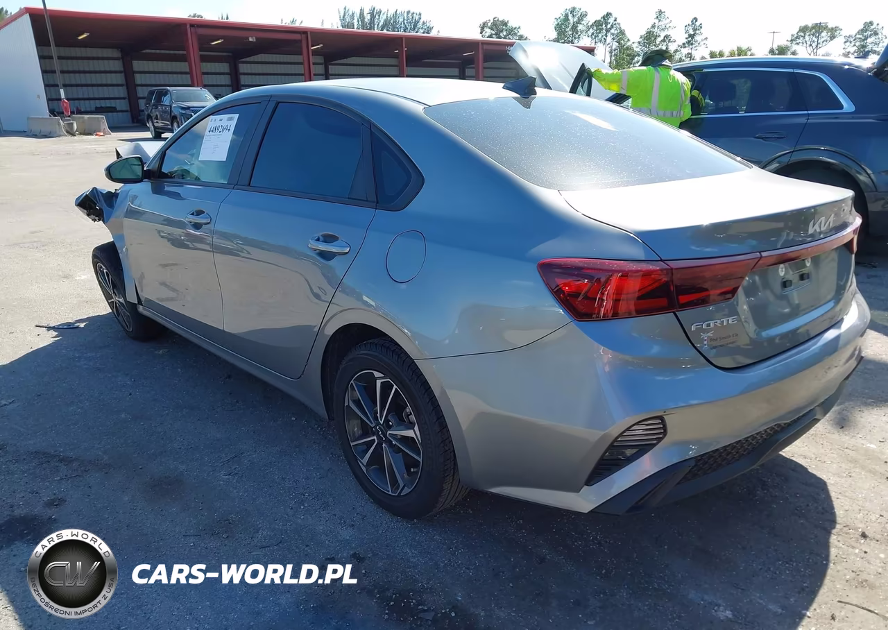2024 Kia Forte Lxs VIN:3KPF24AD1RE720358 - 3