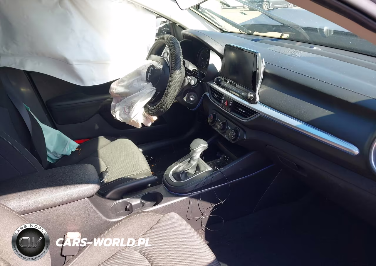2024 Kia Forte Lxs VIN:3KPF24AD1RE720358 - 5