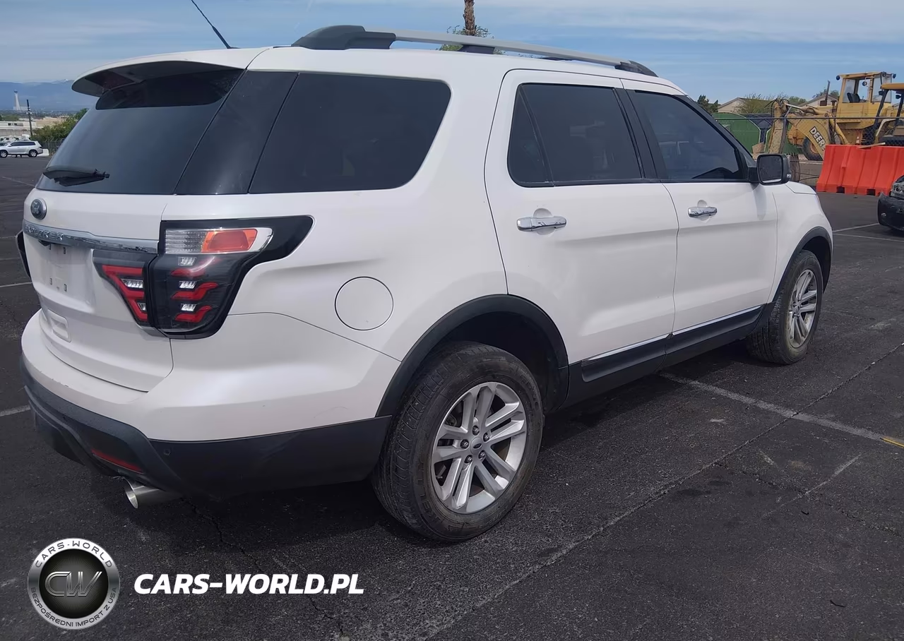 2015 Ford Explorer Xlt VIN:1FM5K7D86FGA34464 - 4