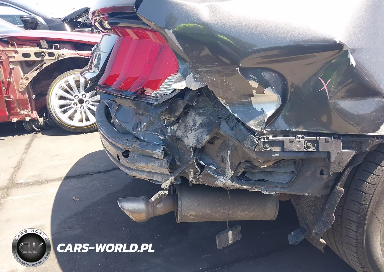2020 Ford Mustang Ecoboost Premium VIN:1FATP8UH1L5113377 - 18