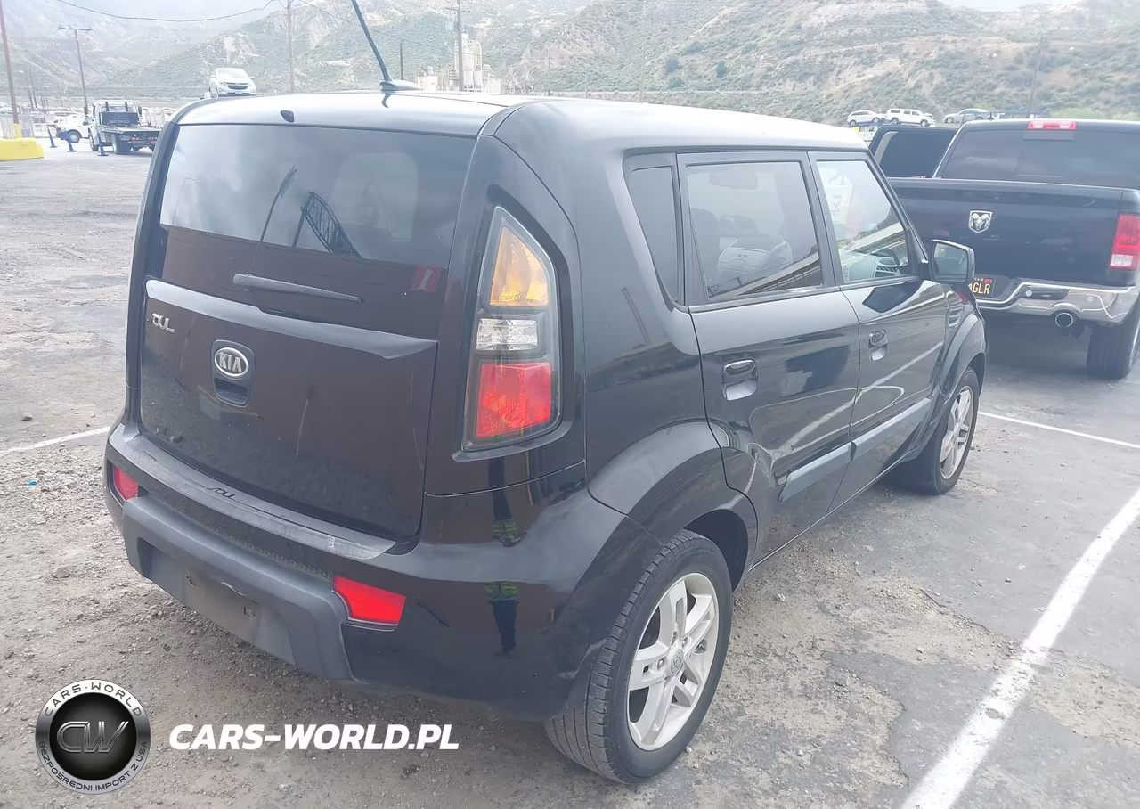 2010 Kia Soul + VIN:KNDJT2A29A7181180 - 4