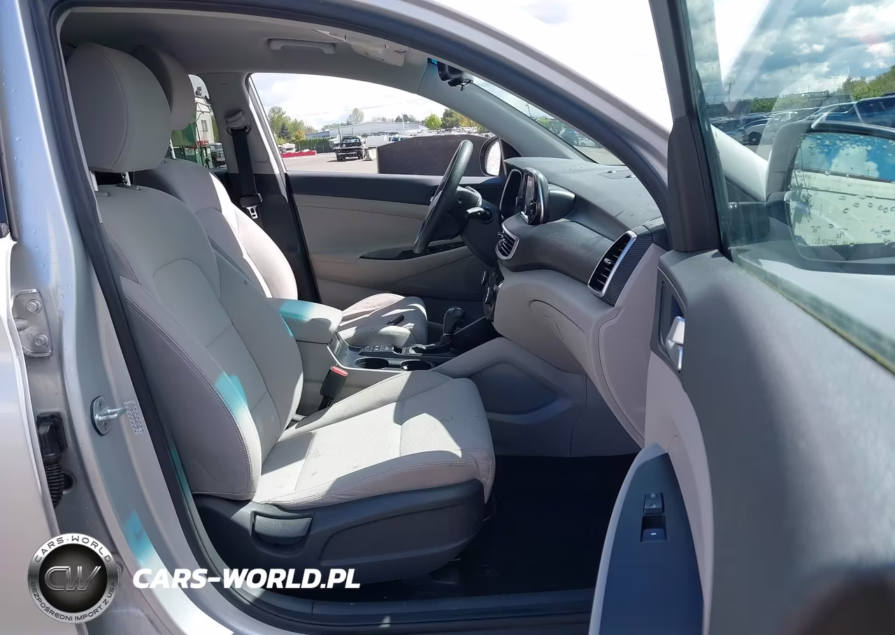 2019 Hyundai Tucson Value VIN:KM8J3CA48KU031681 - 5