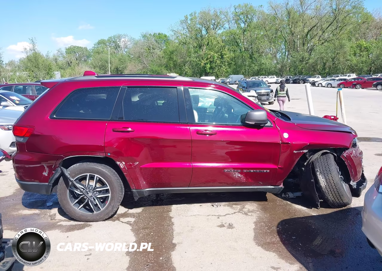 2018 Jeep Grand Cherokee Trailhawk 4X4 VIN:1C4RJFLG0JC488737 - 13
