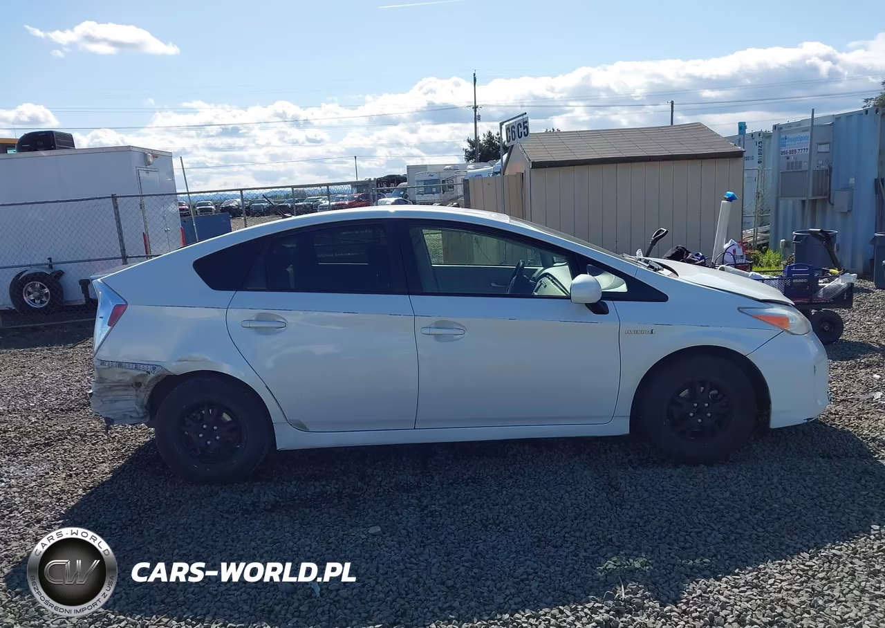 2015 Toyota Prius Two VIN:JTDKN3DU0F0458705 - 13