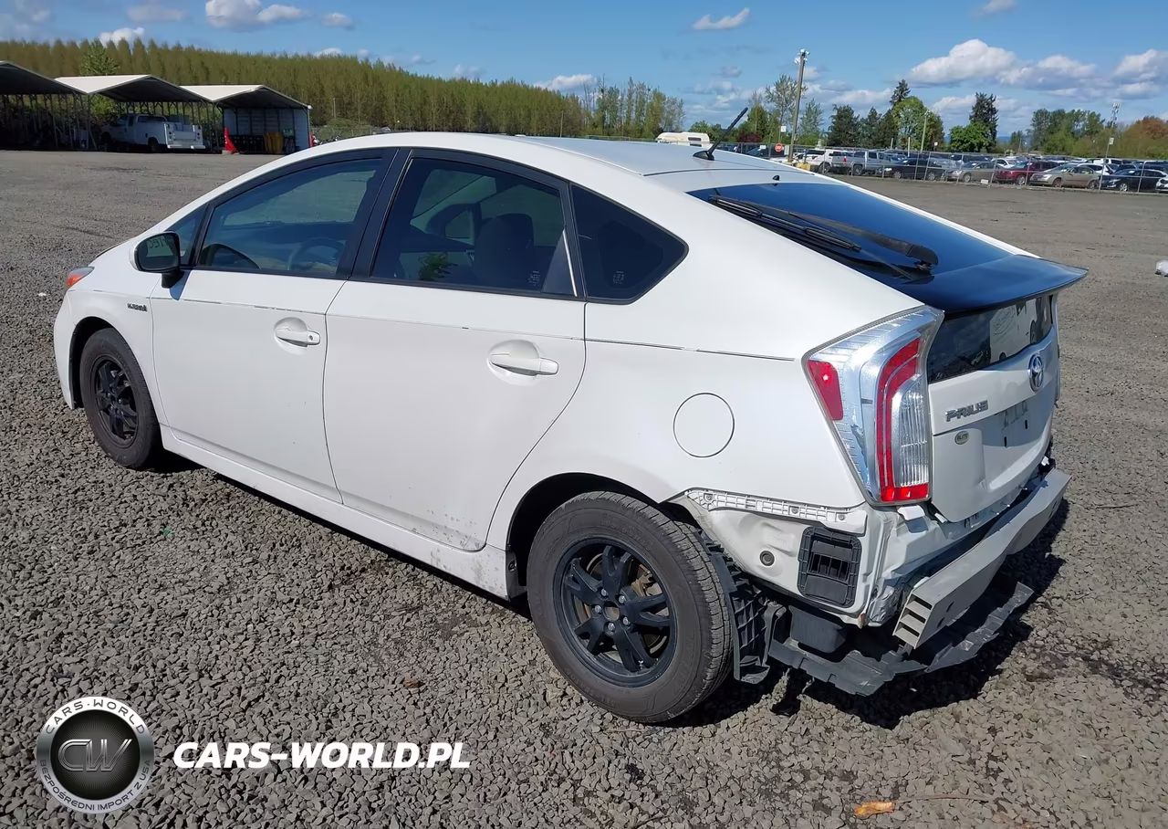 2015 Toyota Prius Two VIN:JTDKN3DU0F0458705 - 3