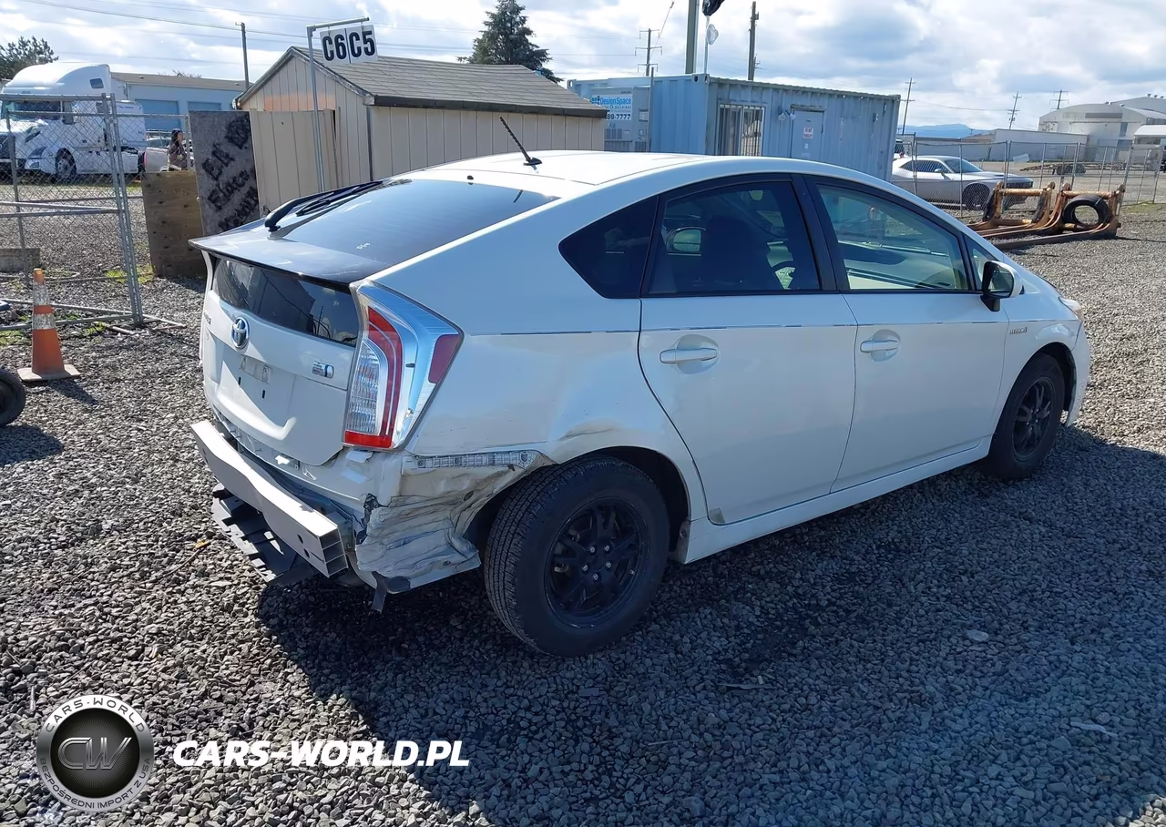 2015 Toyota Prius Two VIN:JTDKN3DU0F0458705 - 4