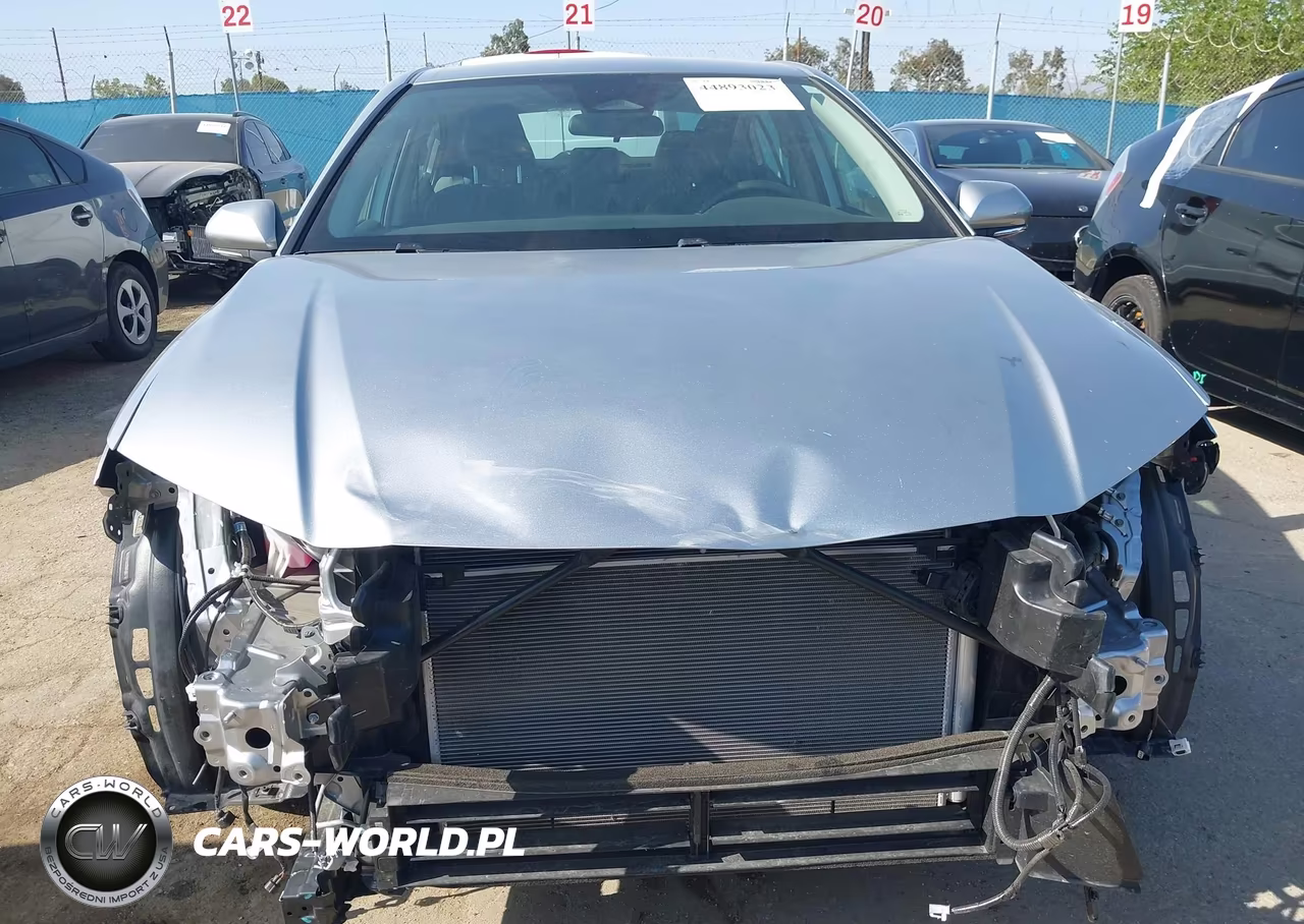 2025 Toyota Camry Le VIN:4T1DAACKXSU525978 - 13