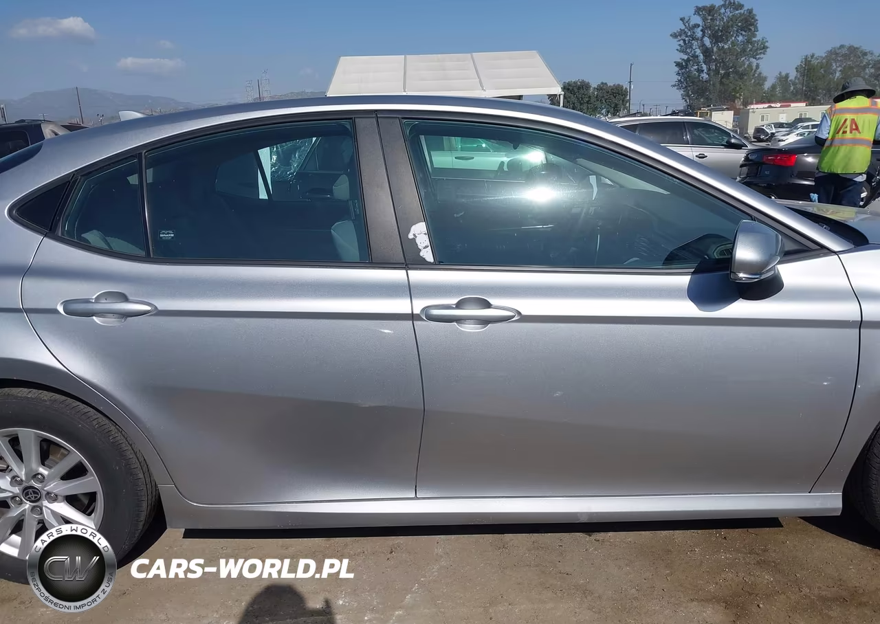 2025 Toyota Camry Le VIN:4T1DAACKXSU525978 - 14