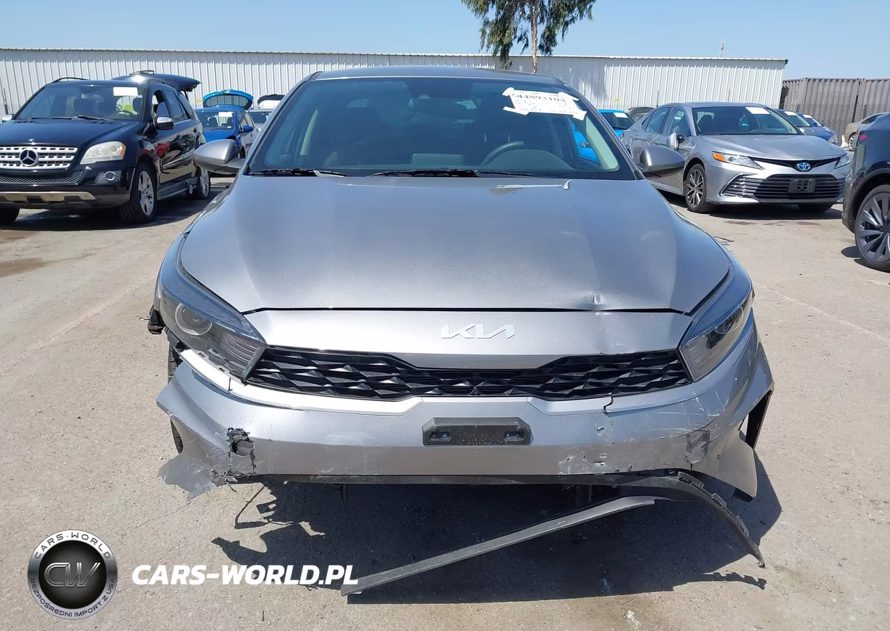 2024 Kia Forte Lxs VIN:3KPF24AD9RE801978 - 12