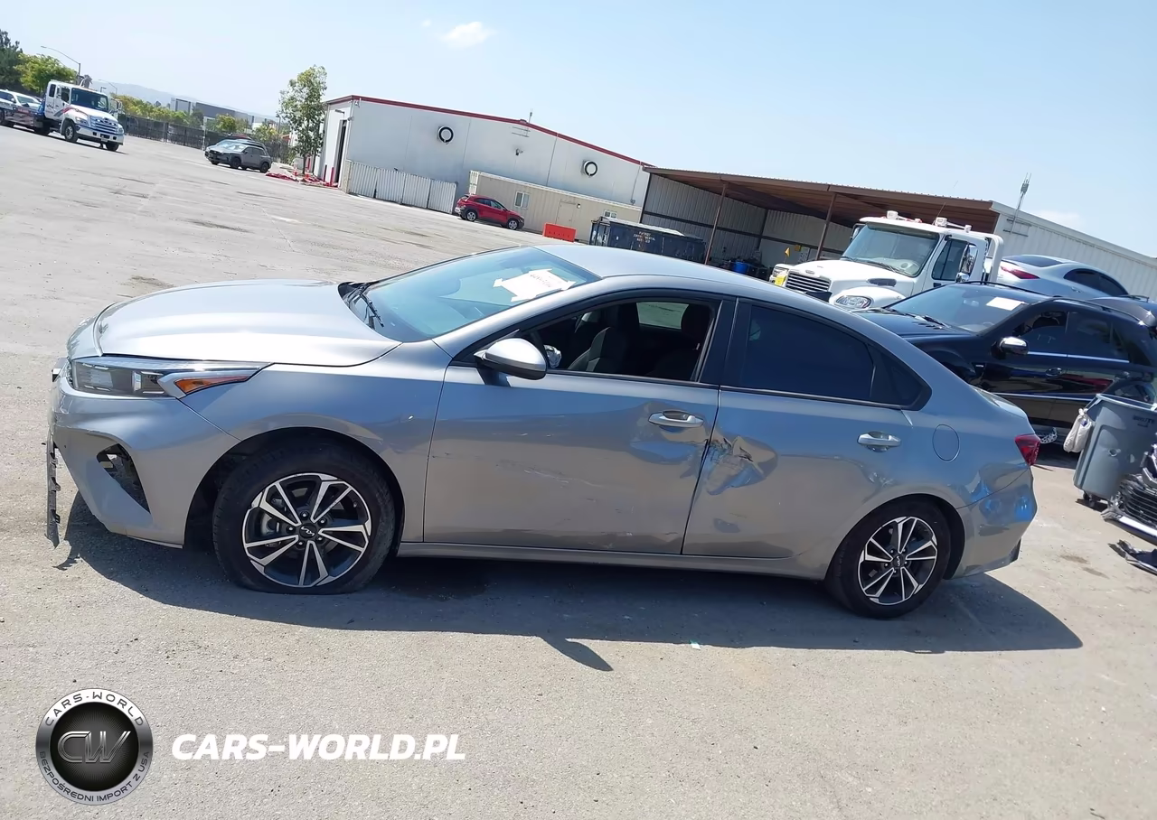 2024 Kia Forte Lxs VIN:3KPF24AD9RE801978 - 14