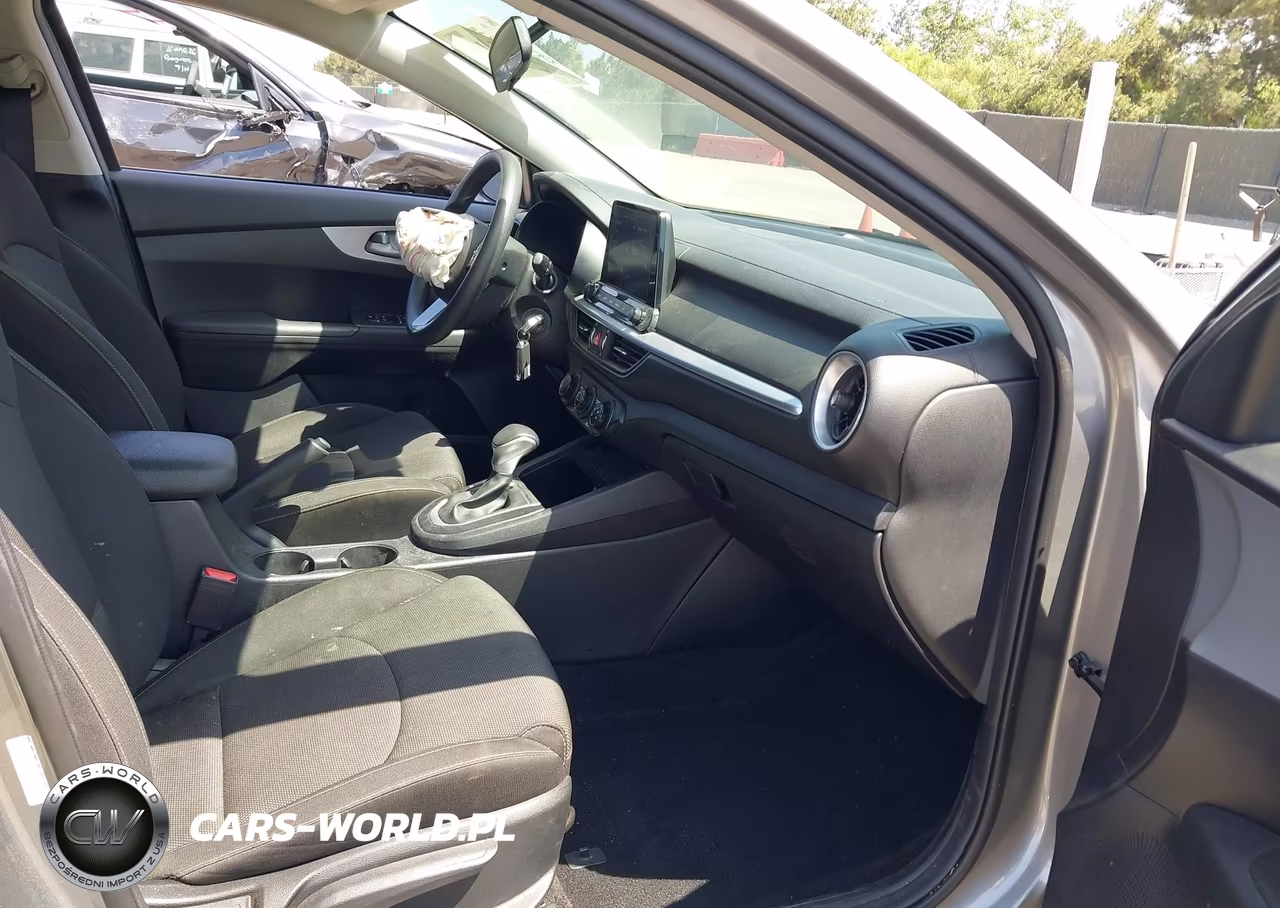 2024 Kia Forte Lxs VIN:3KPF24AD9RE801978 - 5