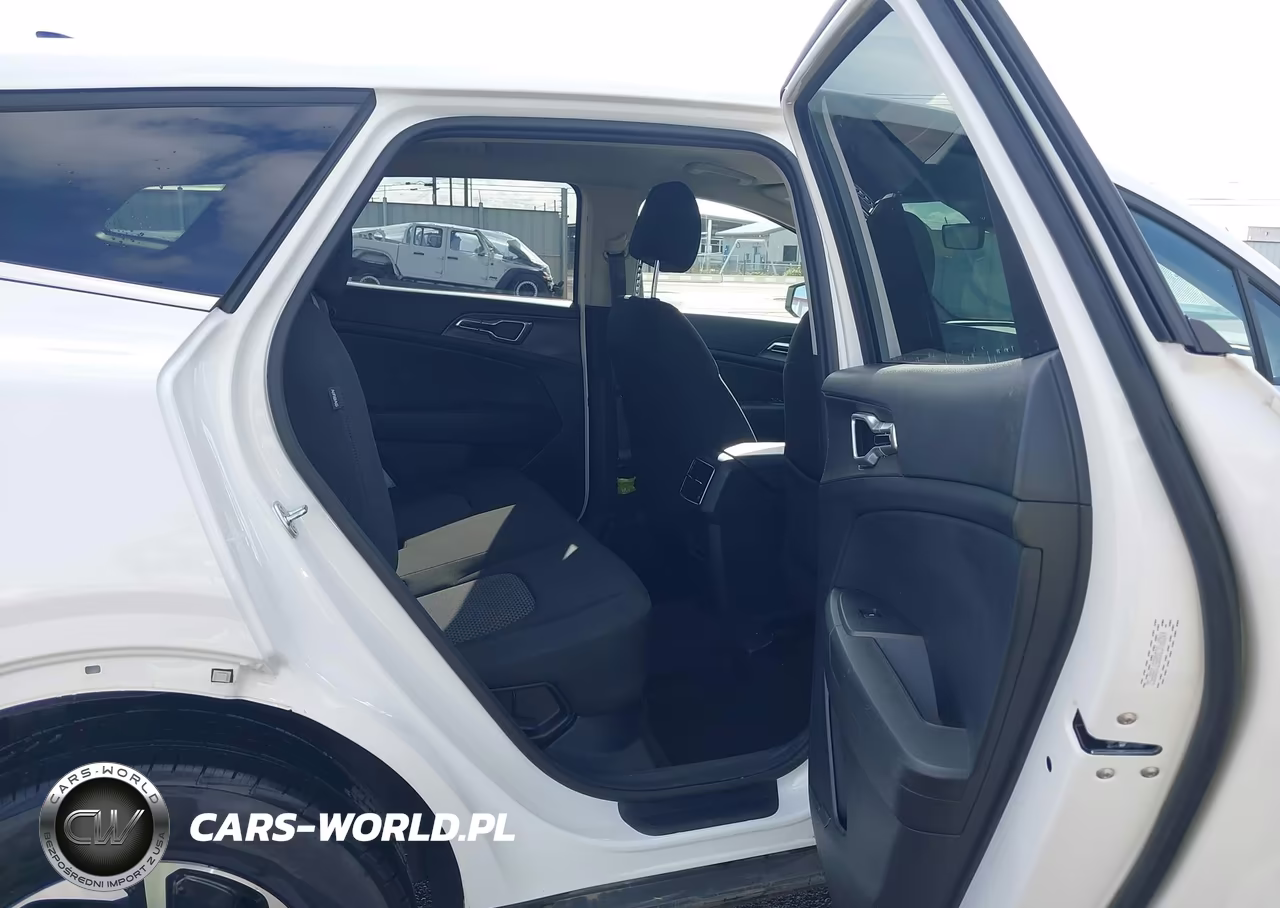 2025 Kia Sportage Hybrid Lx VIN:KNDPUCDG8S7188952 - 8
