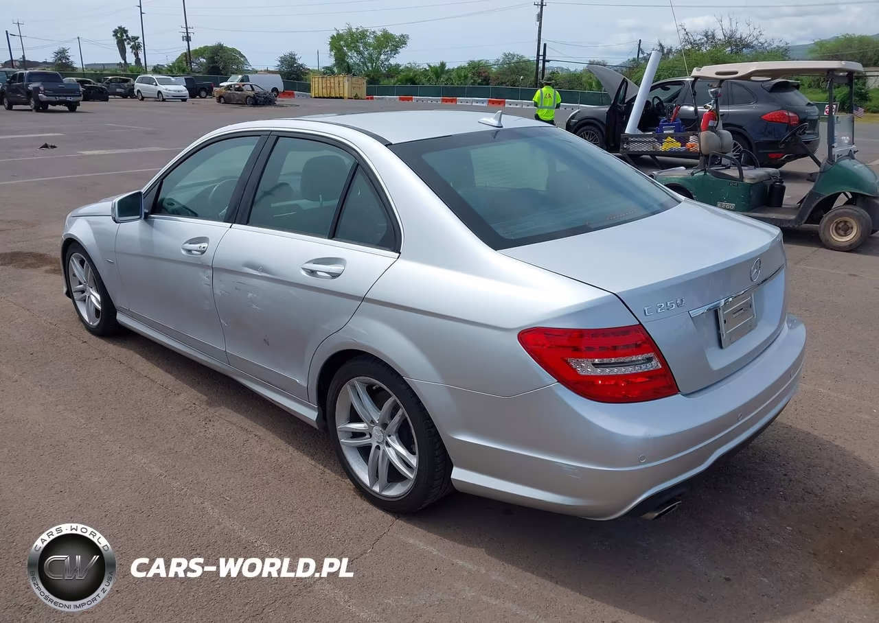 2012 Mercedes-Benz C 250 Sport VIN:WDDGF4HB0CA606154 - 3