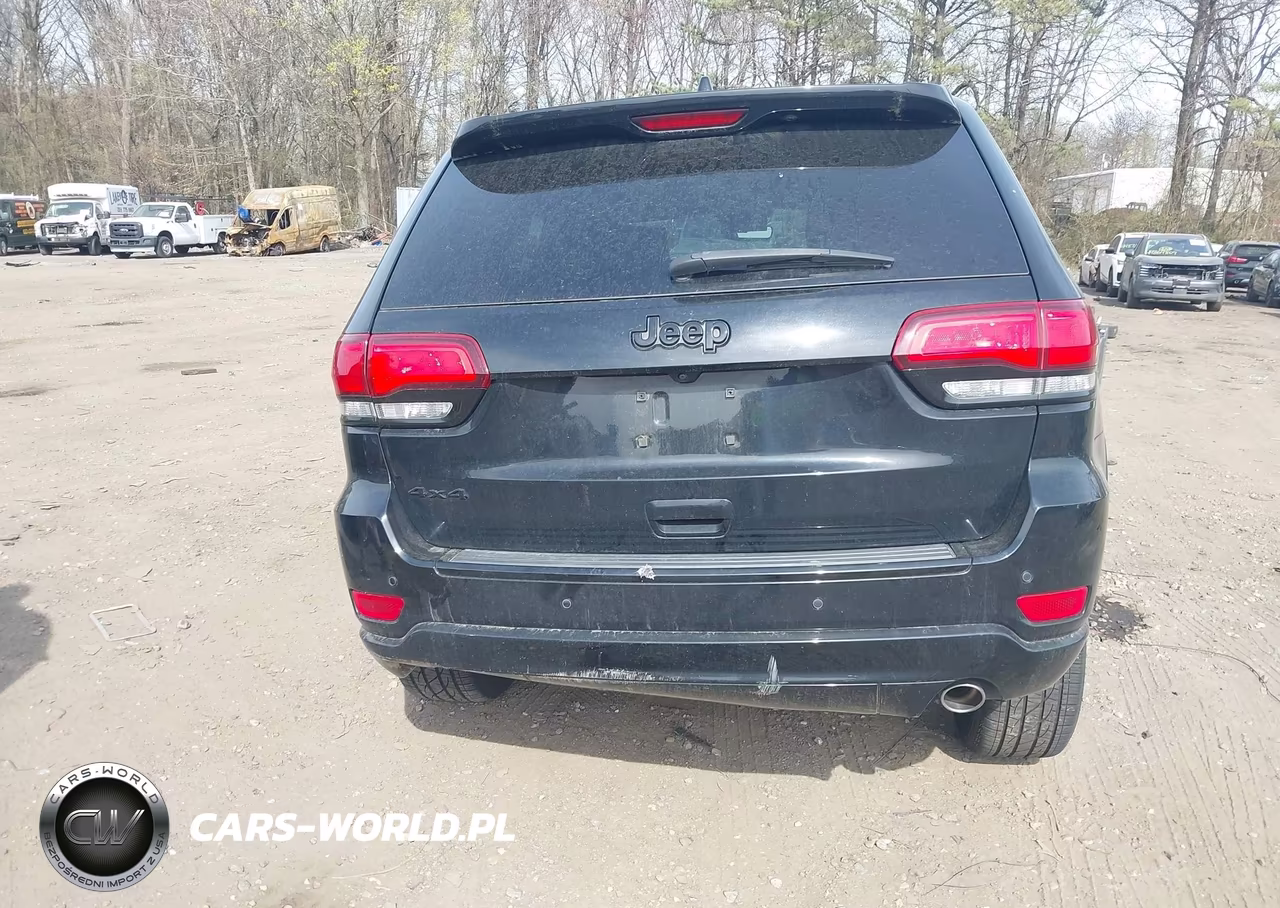 2017 Jeep Grand Cherokee Altitude 4X4 VIN:1C4RJFAG3HC946610 - 16