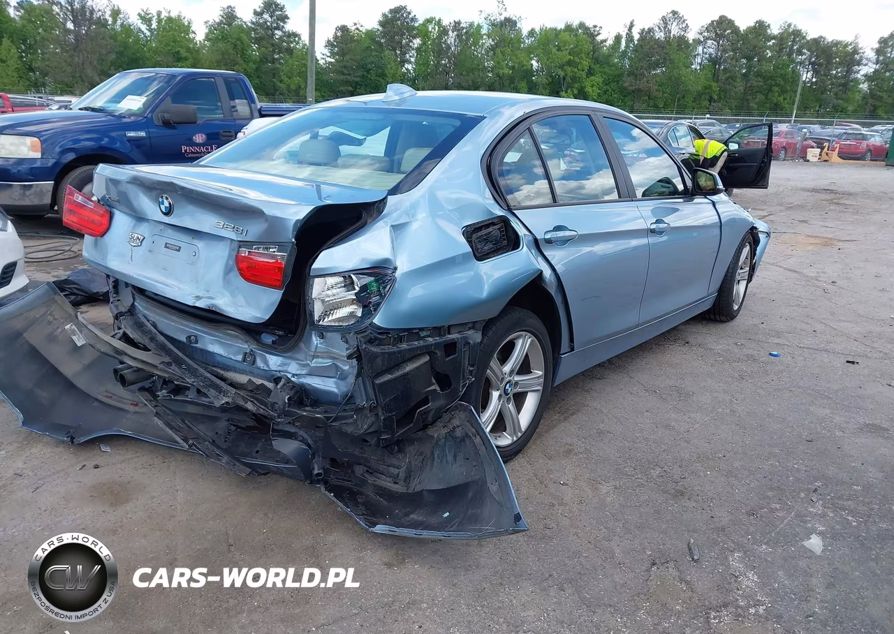 2013 BMW 328I xDrive VIN:WBA3B3C58DJ698273 - 4