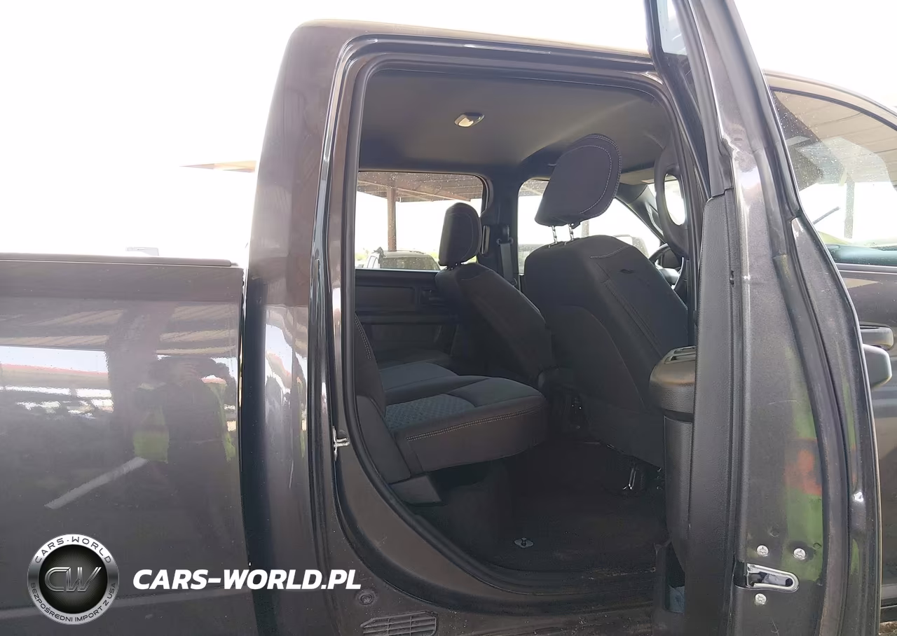 2026 Ram 2500 Black Express 4X4 6'4 Box VIN:3C63R5CL7TG255631 - 8