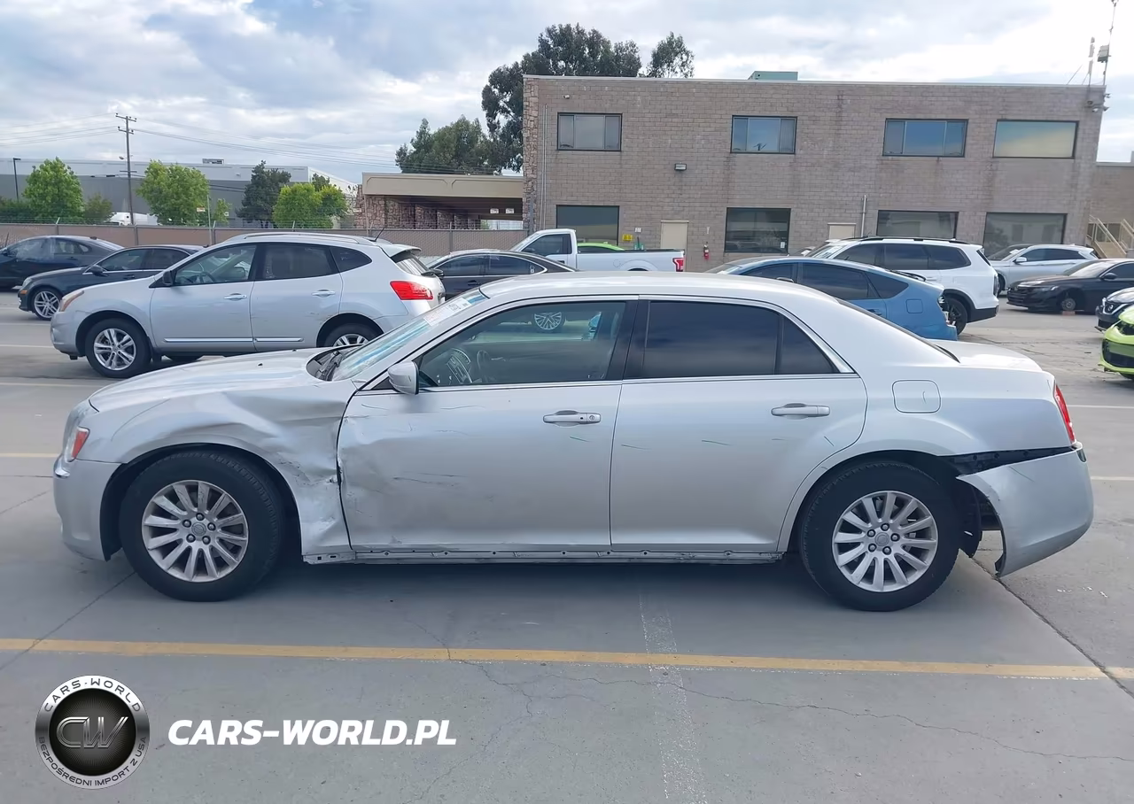 2012 Chrysler 300 VIN:2C3CCAAG3CH142353 - 15