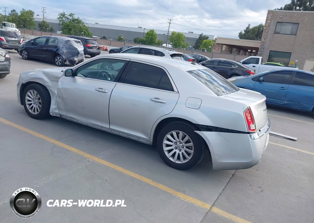 2012 Chrysler 300 VIN:2C3CCAAG3CH142353 - 3