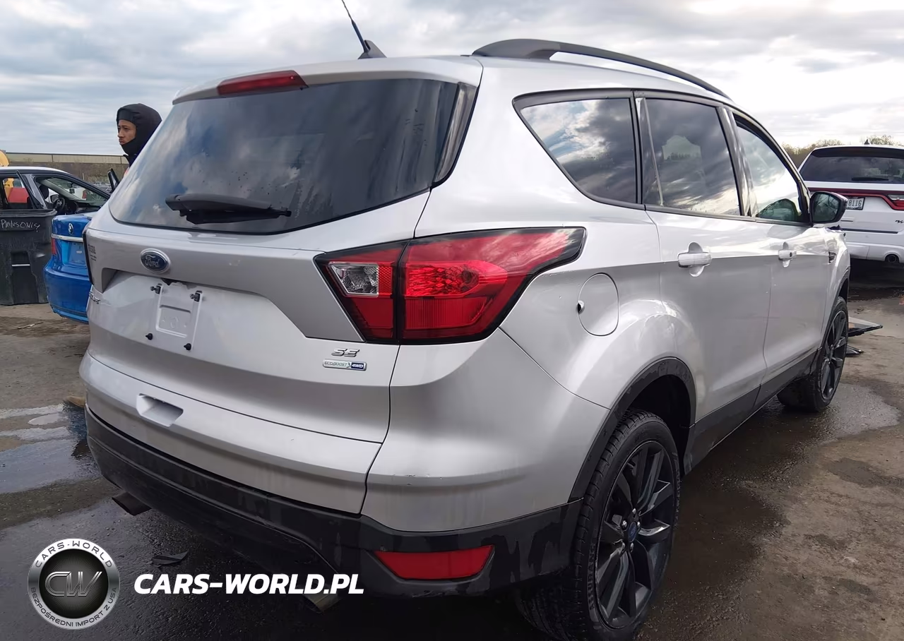 2019 Ford Escape Se VIN:1FMCU9GD5KUB30491 - 4