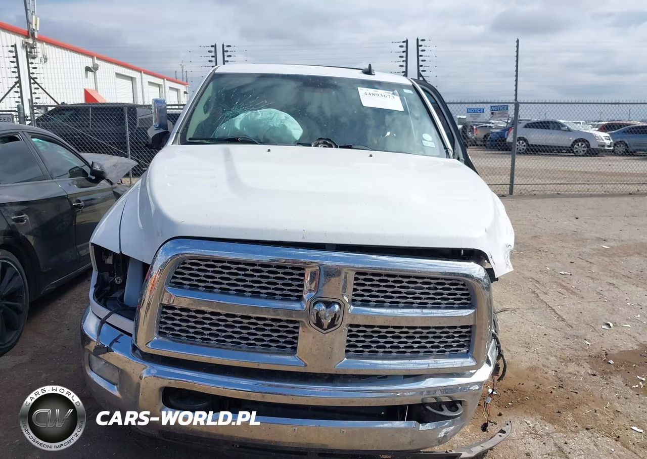 2015 Ram 2500 Laramie VIN:3C6UR5FL6FG603343 - 13