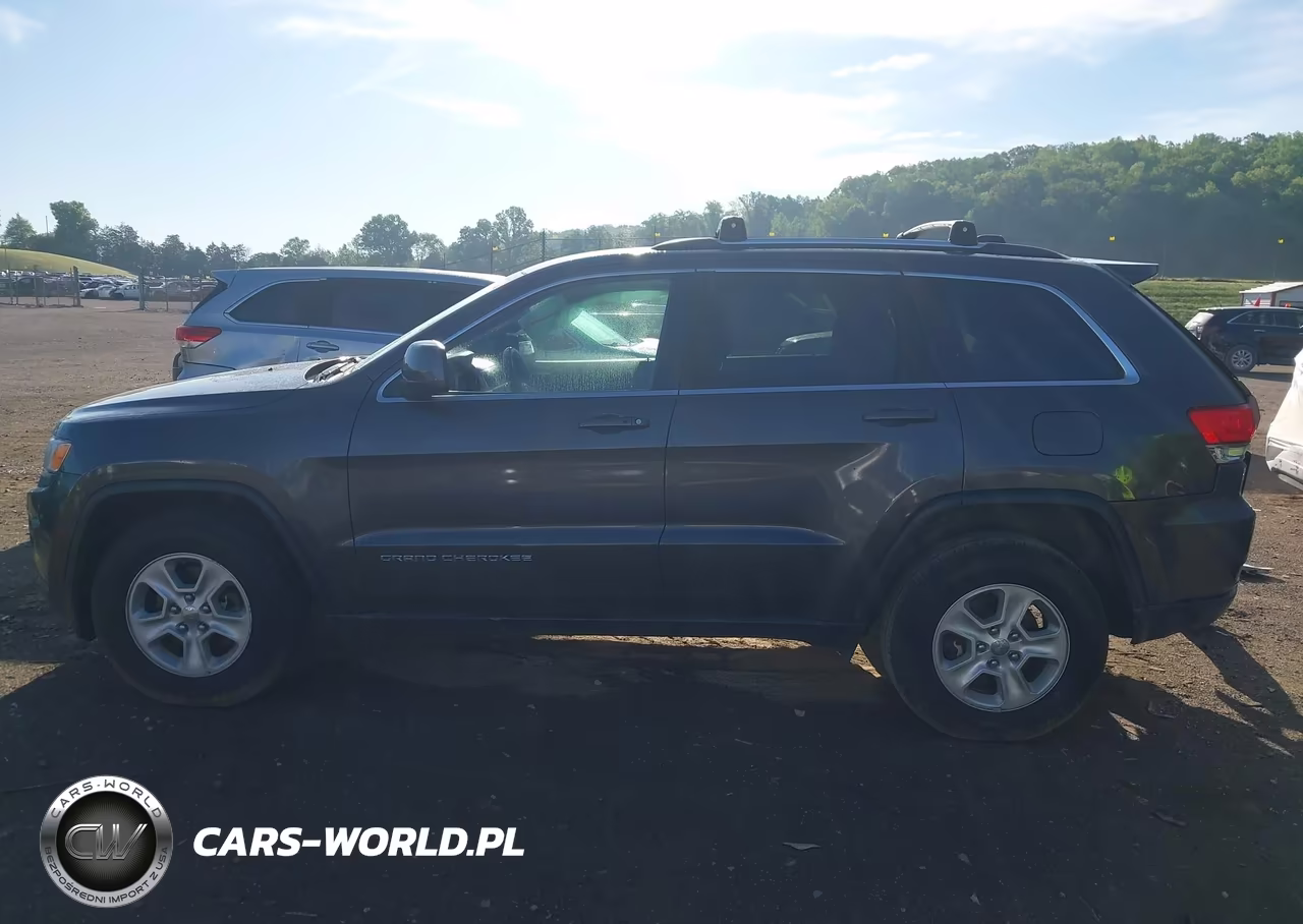 2016 Jeep Grand Cherokee Laredo VIN:1C4RJFAGXGC490233 - 14