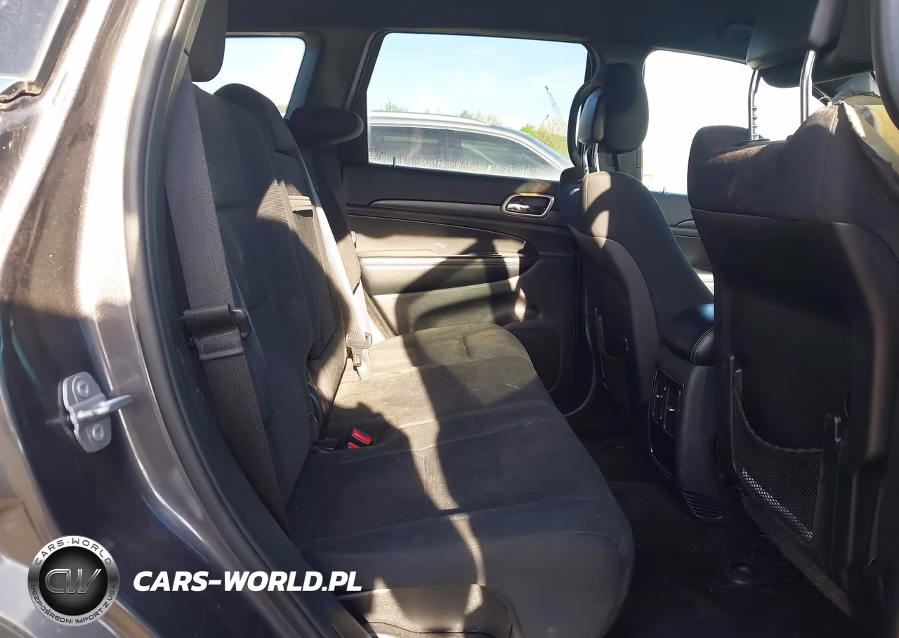 2016 Jeep Grand Cherokee Laredo VIN:1C4RJFAGXGC490233 - 8