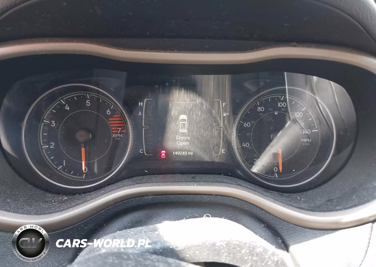 2018 Jeep Cherokee Latitude Tech Connect 4X4 VIN:1C4PJMCB8JD586571 - 7