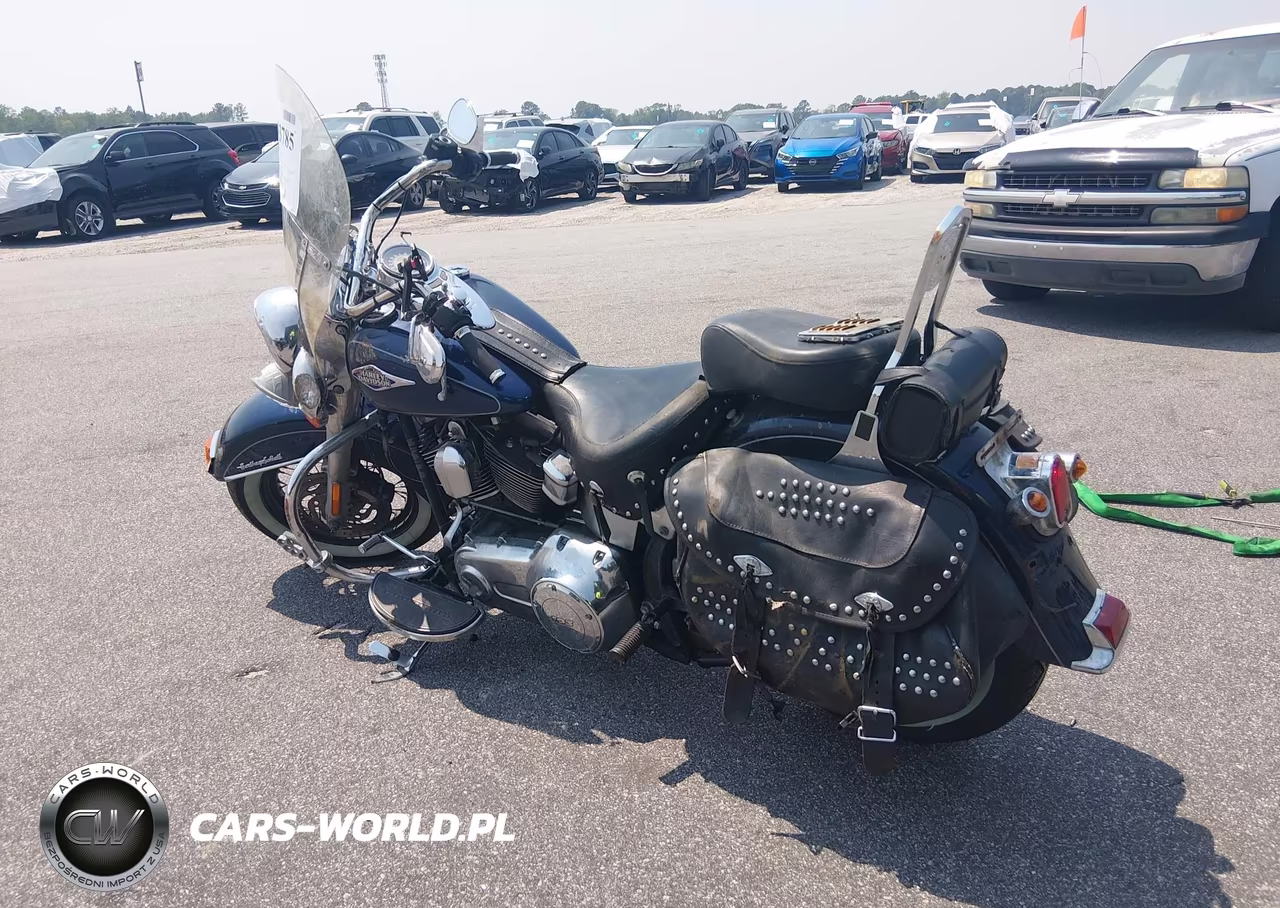 2013 Harley-Davidson Flstc Heritage Softail Classic VIN:1HD1BWV1XDB039741 - 3