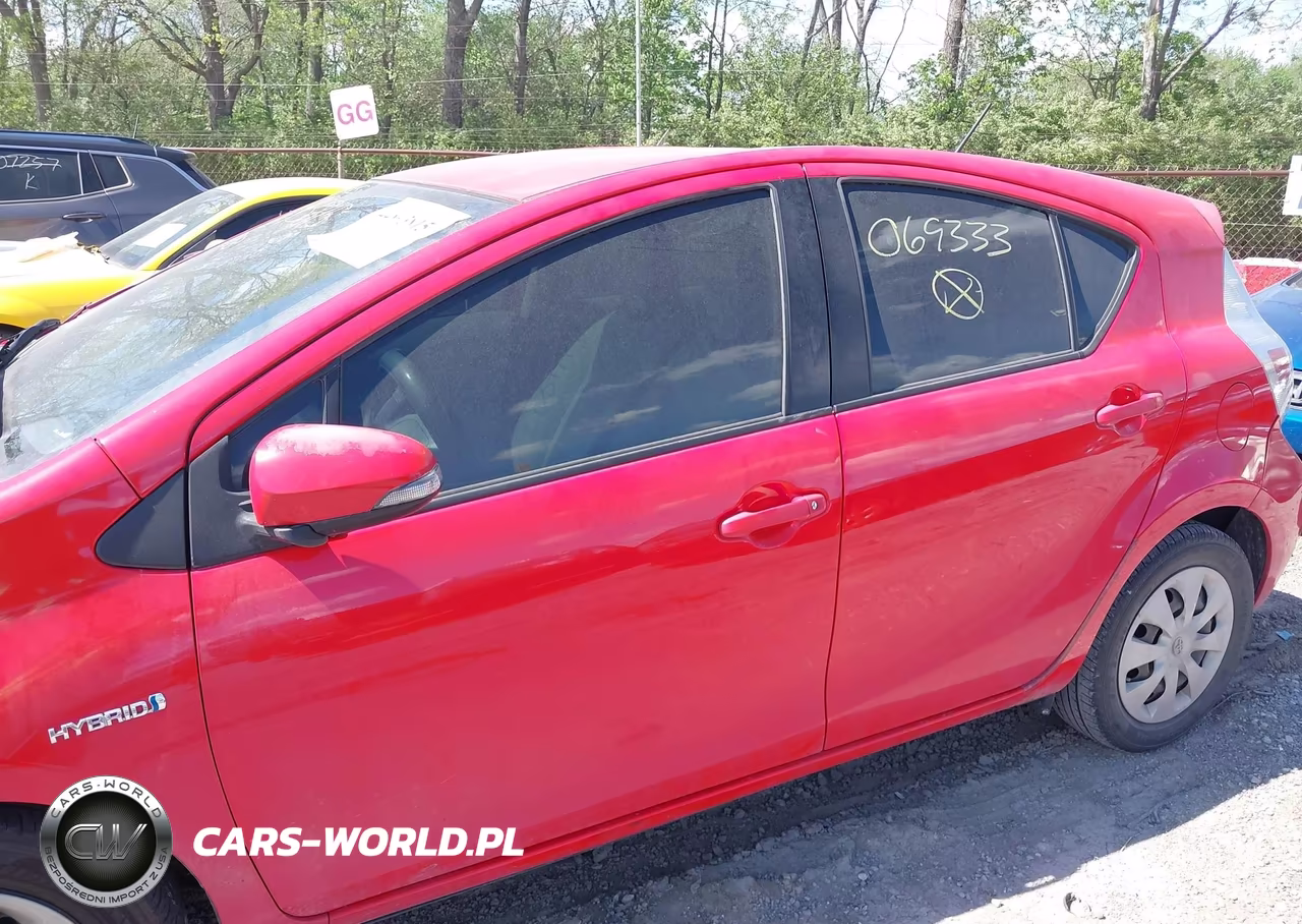 2014 Toyota Prius C Four-One-Three-Two VIN:JTDKDTB38E1069333 - 13