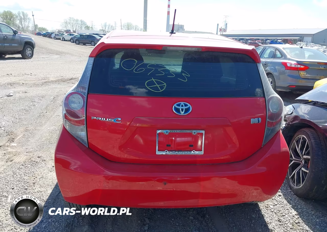 2014 Toyota Prius C Four-One-Three-Two VIN:JTDKDTB38E1069333 - 15