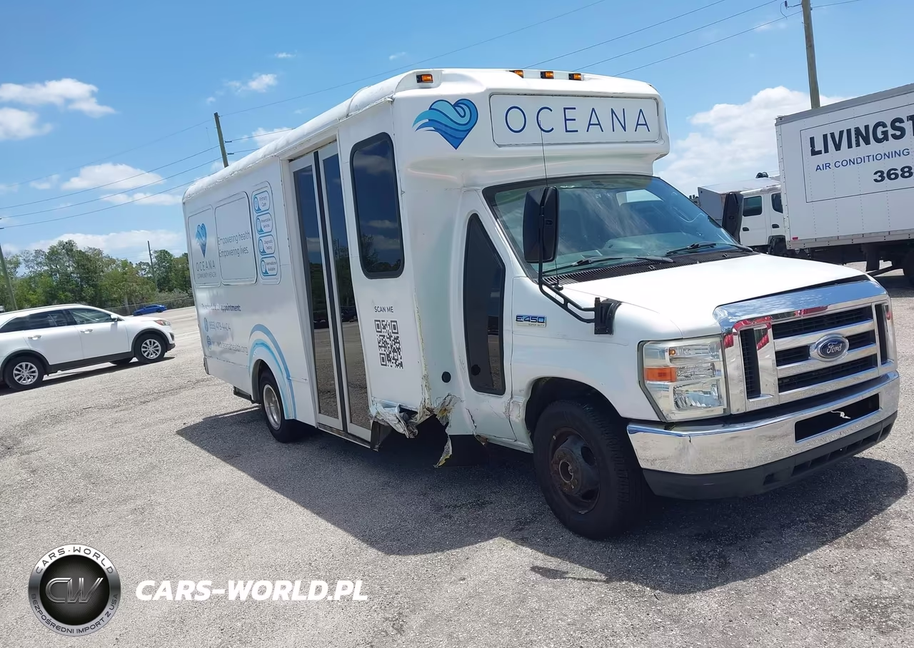 2016 Ford E-450 Cutaway
