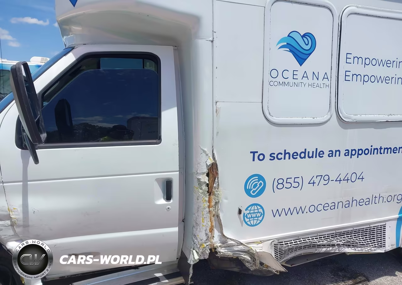 2016 Ford E-450 Cutaway VIN:1FDFE4FS5GDC46620 - 11