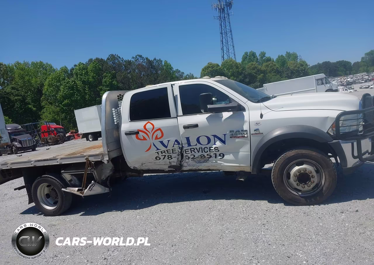 2018 Ram 4500 Chassis Tradesman-Slt-Laramie VIN:3C7WRLEL9JG179742 - 13