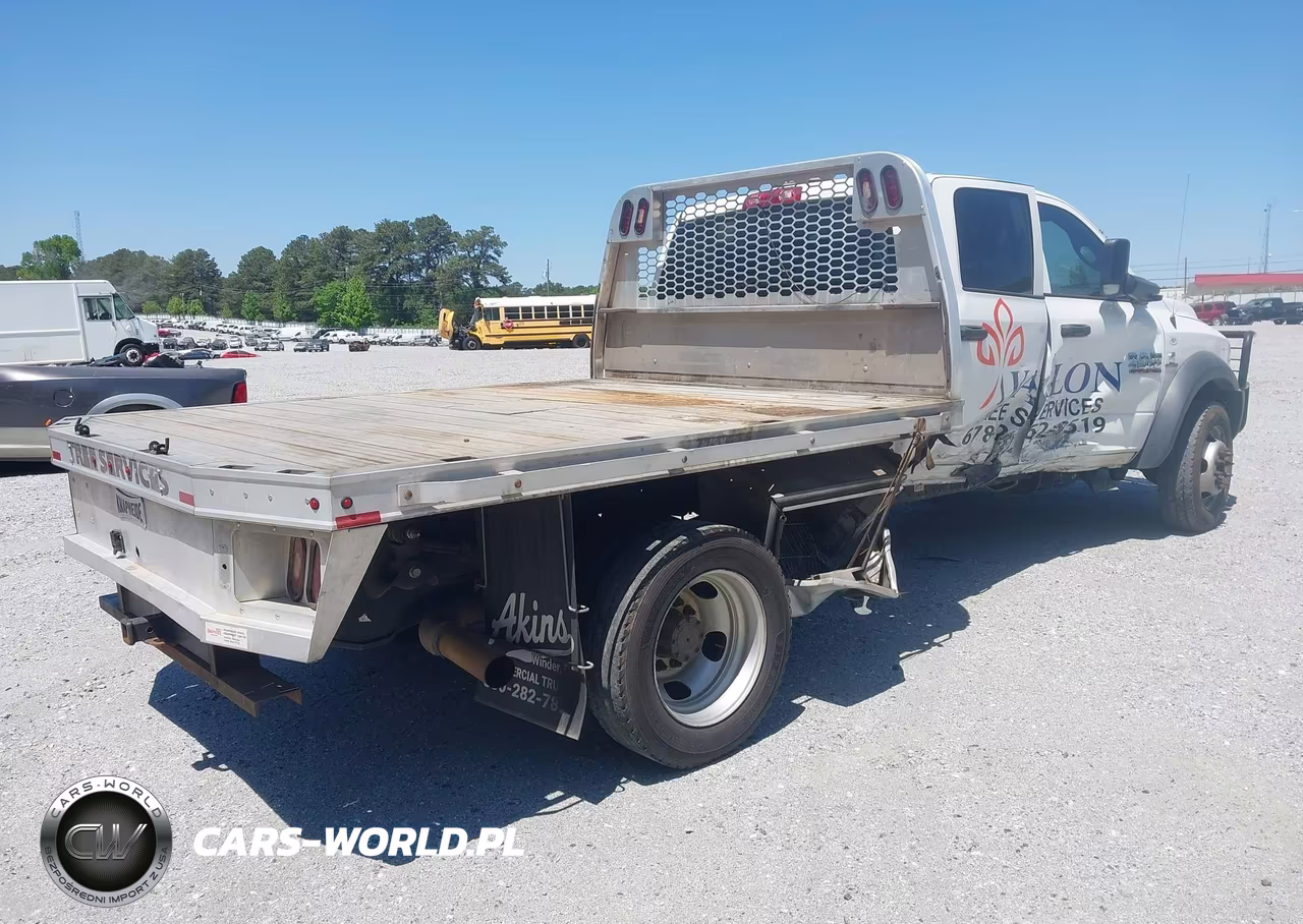 2018 Ram 4500 Chassis Tradesman-Slt-Laramie VIN:3C7WRLEL9JG179742 - 4
