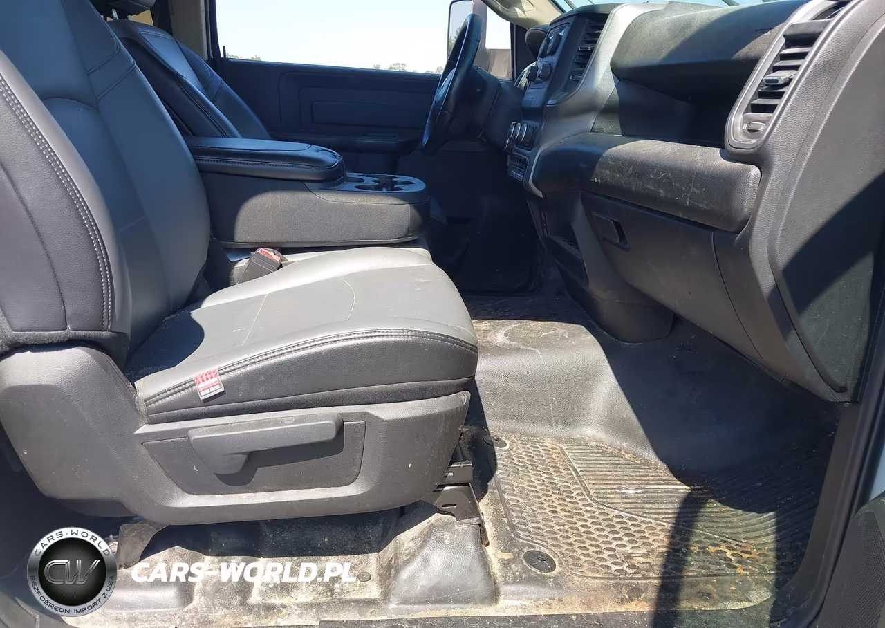 2020 Ram 3500 Chassis Tradesman-Slt VIN:3C7WRSBJ2LG206411 - 6