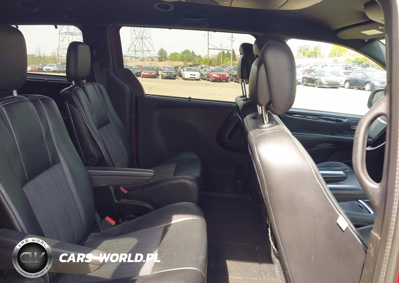 2014 Chrysler Town & Country S VIN:2C4RC1HG3ER364657 - 8