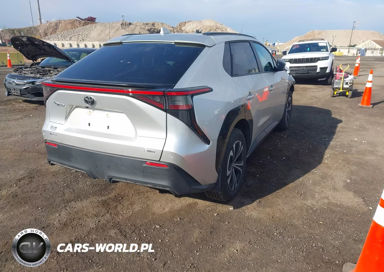 2024 Toyota Bz4X Xle VIN:JTMABACA5RA090195 - 4