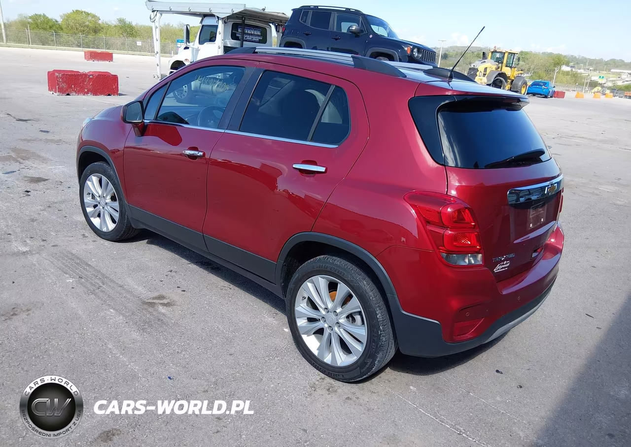 2019 Chevrolet Trax Premier VIN:3GNCJRSB4KL244812 - 3