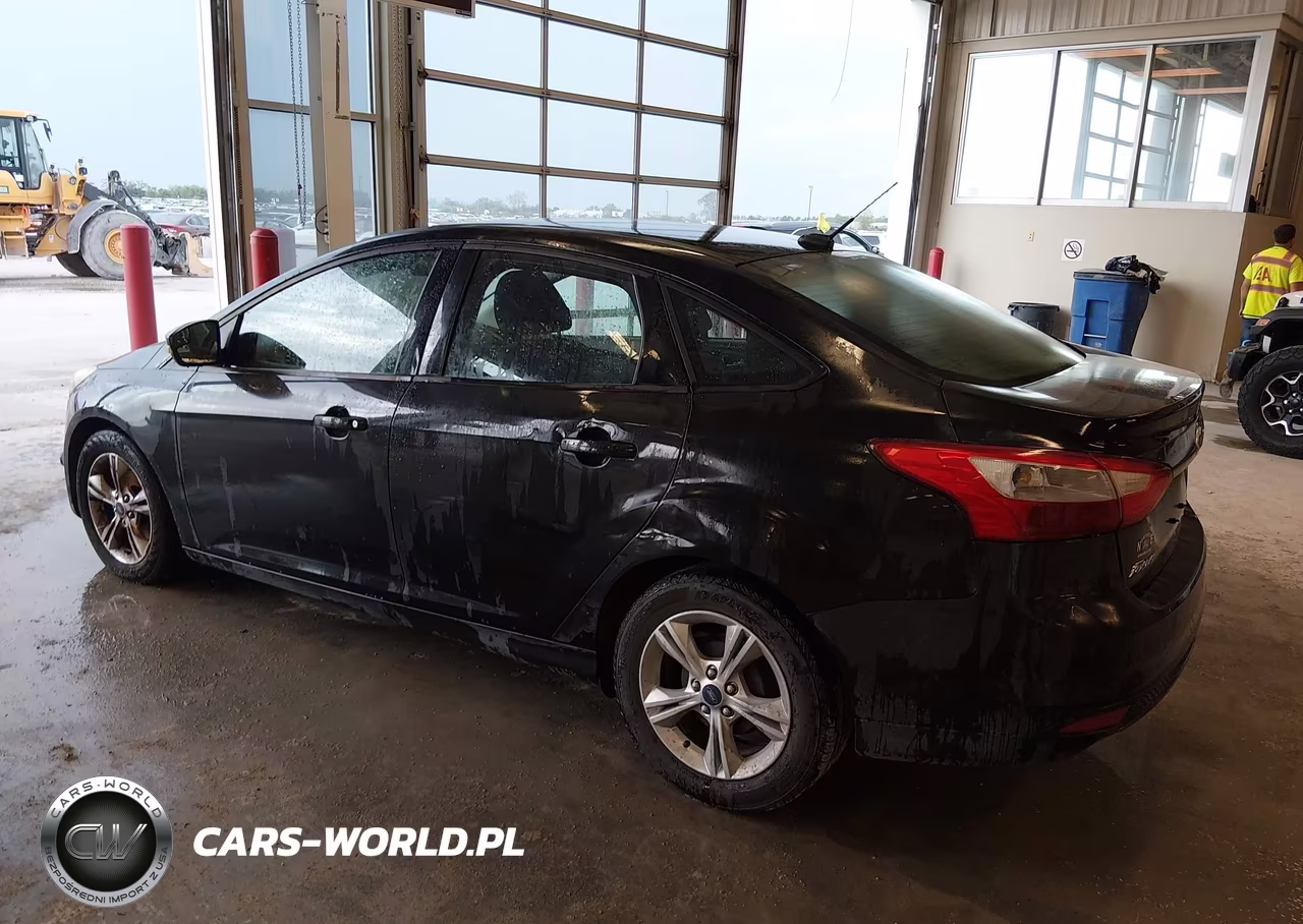 2013 Ford Focus Se VIN:1FADP3F2XDL333386 - 3